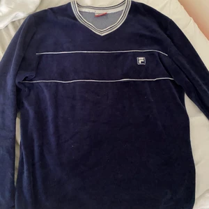 Fila hoodie  - Superfin fila hoodie i mysigt material! Lite oversized look! Pris kan alltid diskuteras!