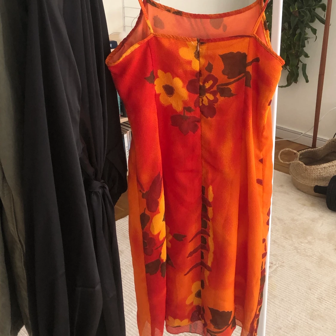 söt orange klänning - 90