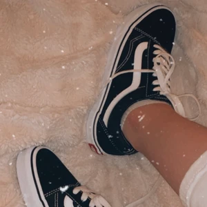 Vans - Vans i storlek 37, använda endast två gånger, som nya. Pris går att diskuteras 💓
