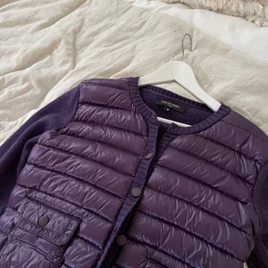 Vårjacka Ilse Jacobsen - Ilse Jacobsen vårjacka/blazer i strl M. Liten i strl. Perfekt till våren! 