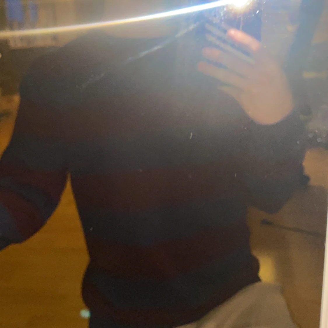 Tröja blå och vinröd 