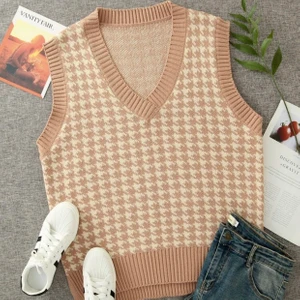 Stickad väst - Skit snygg beige stickad väst i storlek M! (Inte andvänd alls) frakt tillkommer med 30kr