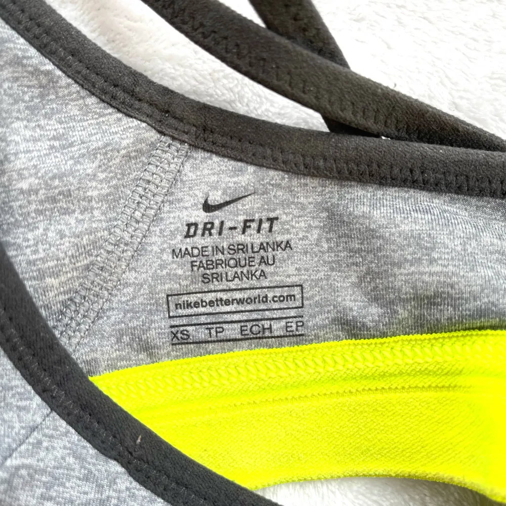 Skitsnygg sport-bh från Nike strl XS. Ej använd många gånger, säljes pga lite för liten på mig💖. Övrigt.
