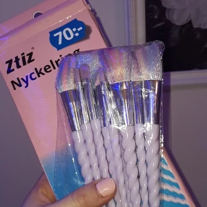 Smink borstar  - Oanvända, orörda. De på andra bilden är mina egna borstar.