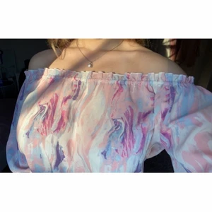 Blus - En fin somrig off shoulder blus från bikbok!🤍🤍