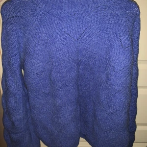 Stockad tröja från Gina storlek M. Aldrig använd  - Priset kan diskuteras!