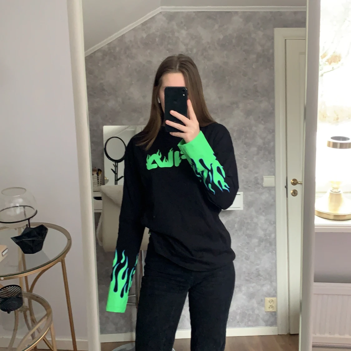 Filatröja med flammor