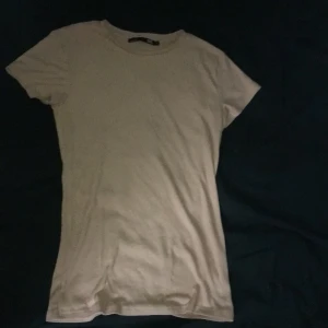T-shirt bra skick              40kr inklusive 30kr i frakt - Bra skick använt 2-3 gånger 
