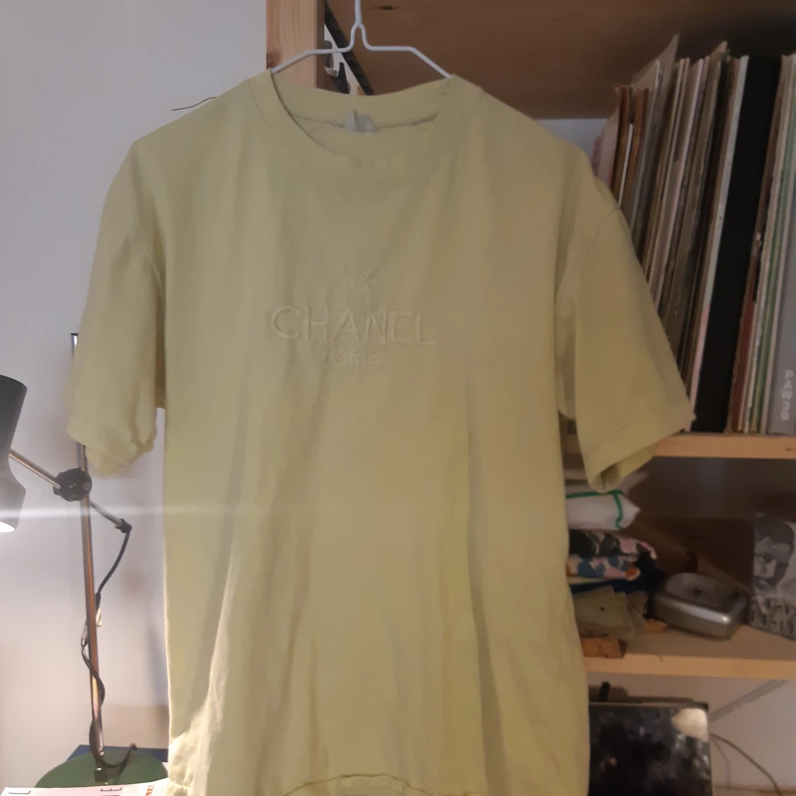 CHANEL retro Tshirt 90s Ljusgul