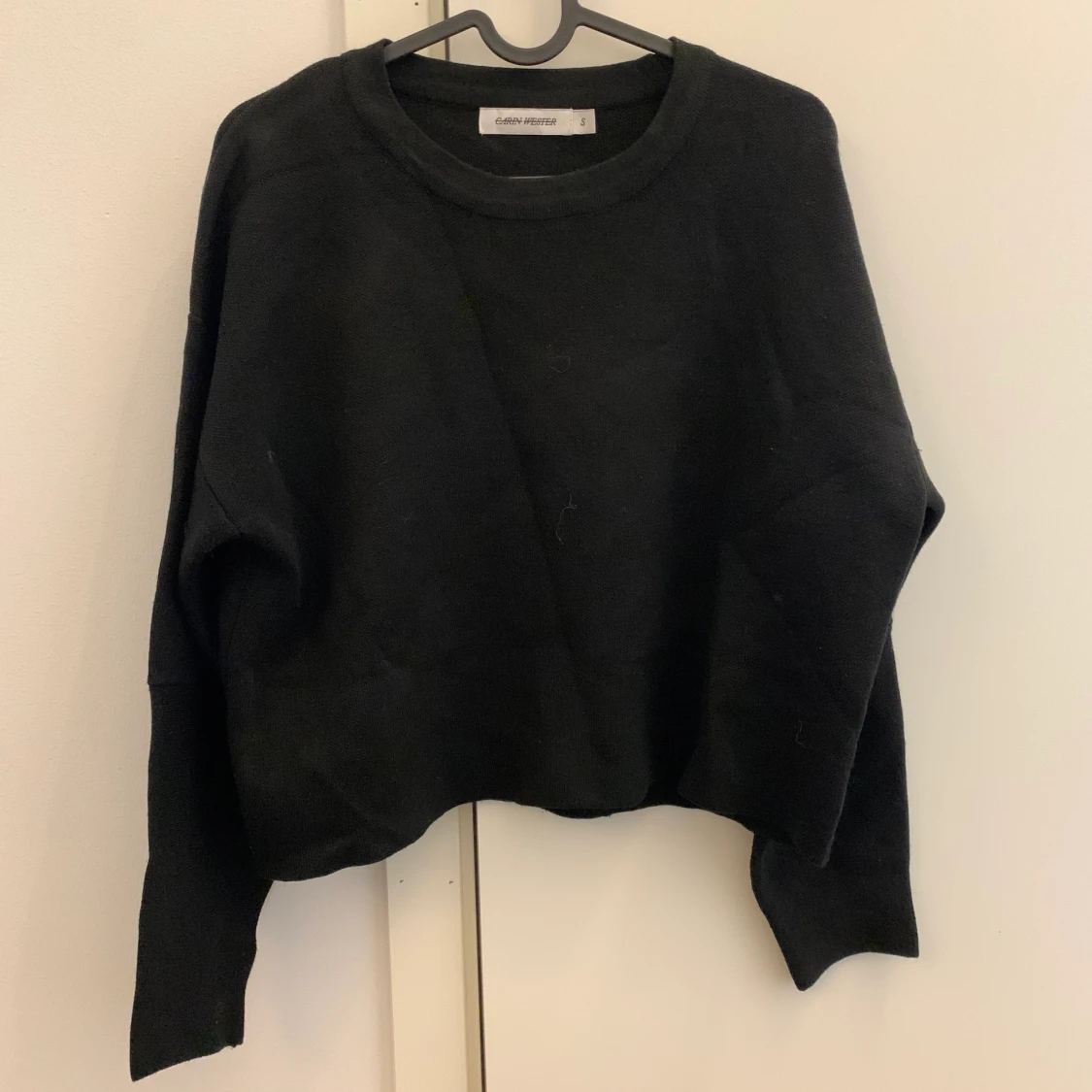 Croppad stickad tröja