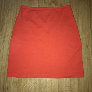 Kjol - Kjol knappt använd 