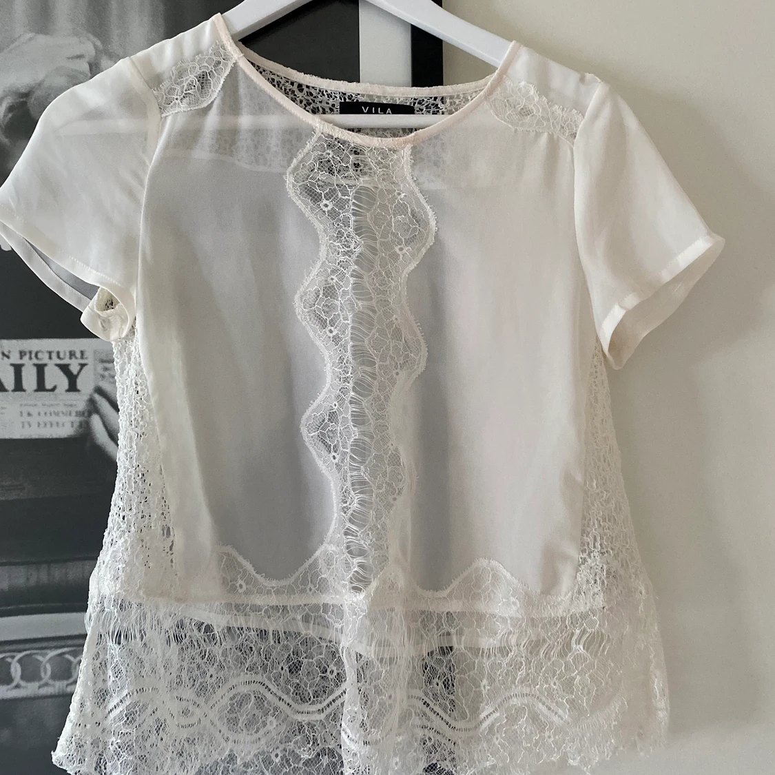 Supergulliga siden topp från vila