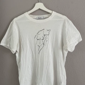 Vit T-shirt  - Vit T-shirt från NAKD🌟