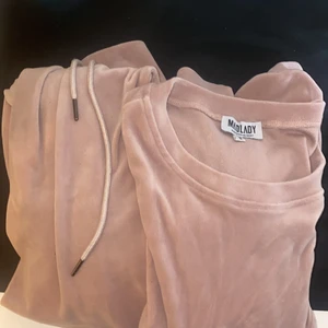 Ljusrosa Mjukissett - Säljer mitt superfina ljusrosa sett ifrån madlady i storleken S. knappt använd💕