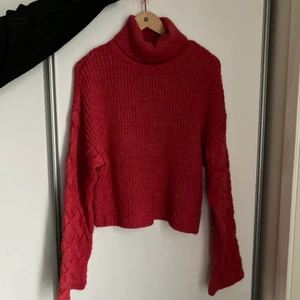   - Stickad tröja från NAKD i storlek M. Använd 1 gång😍