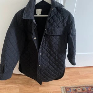 Hm jacka  - Storlek xs. Quiltad jacka från hm.