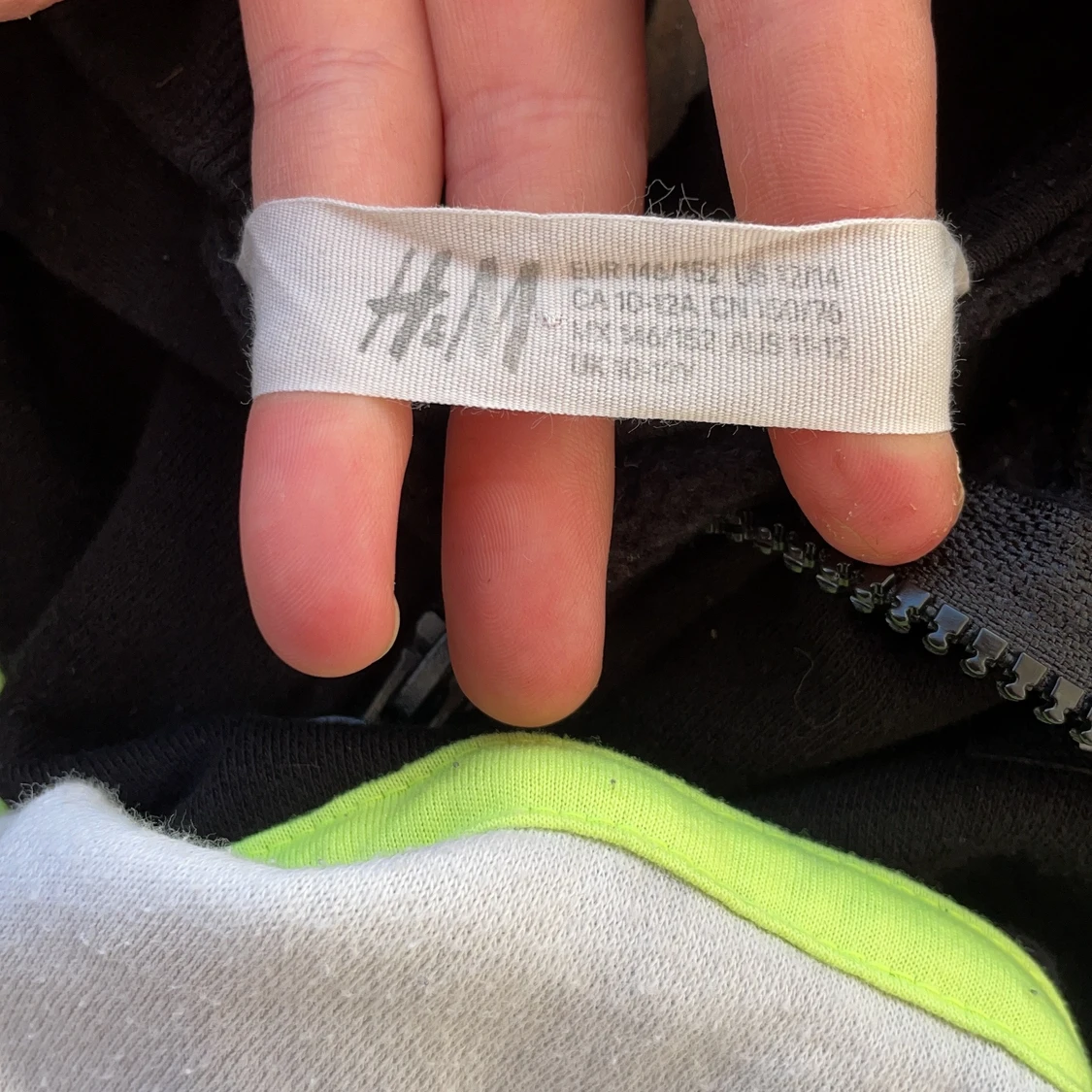 H&M nasa tjocktröja  - 91