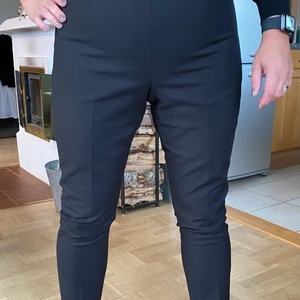 Polo Ralph Lauren, storlek 42 - Kosymbyxor från Polo Ralph Lauren i bra skick. Storlek 42/12 (samma storlek bara olika benämningar)