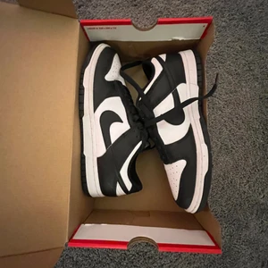 nike dunk panda  - nike dunk panda cond 9/10