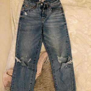 I princip oanvända jeans ”straight leg” från Lager 157 