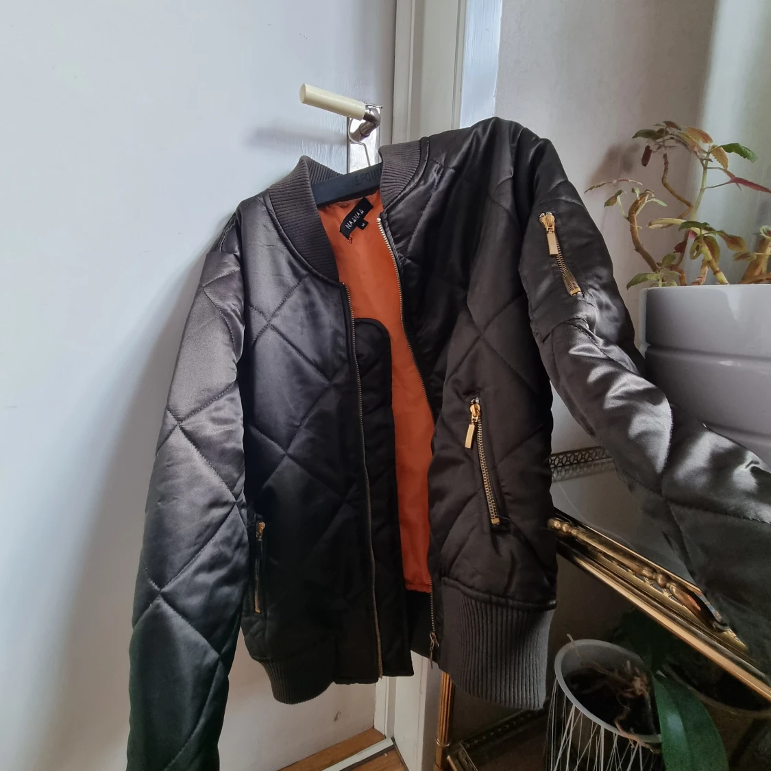 Militärgrön bomberjacka!