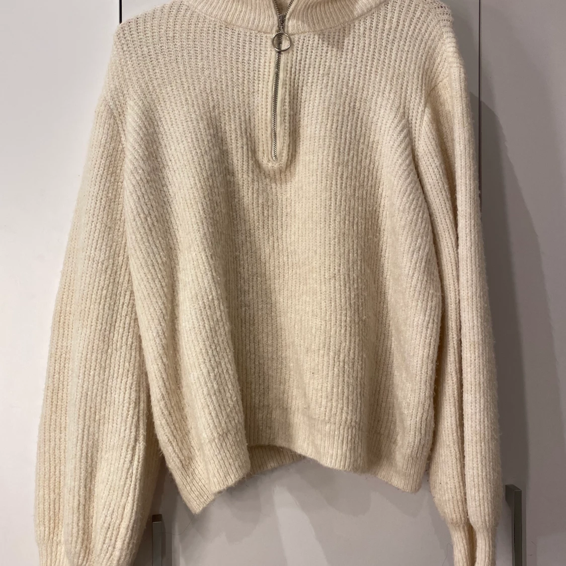 benvit stickad tröja med dragkedja krage - 91