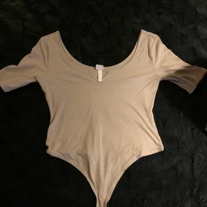 H&M body size L - h&m beige body size L CN 175/104A 