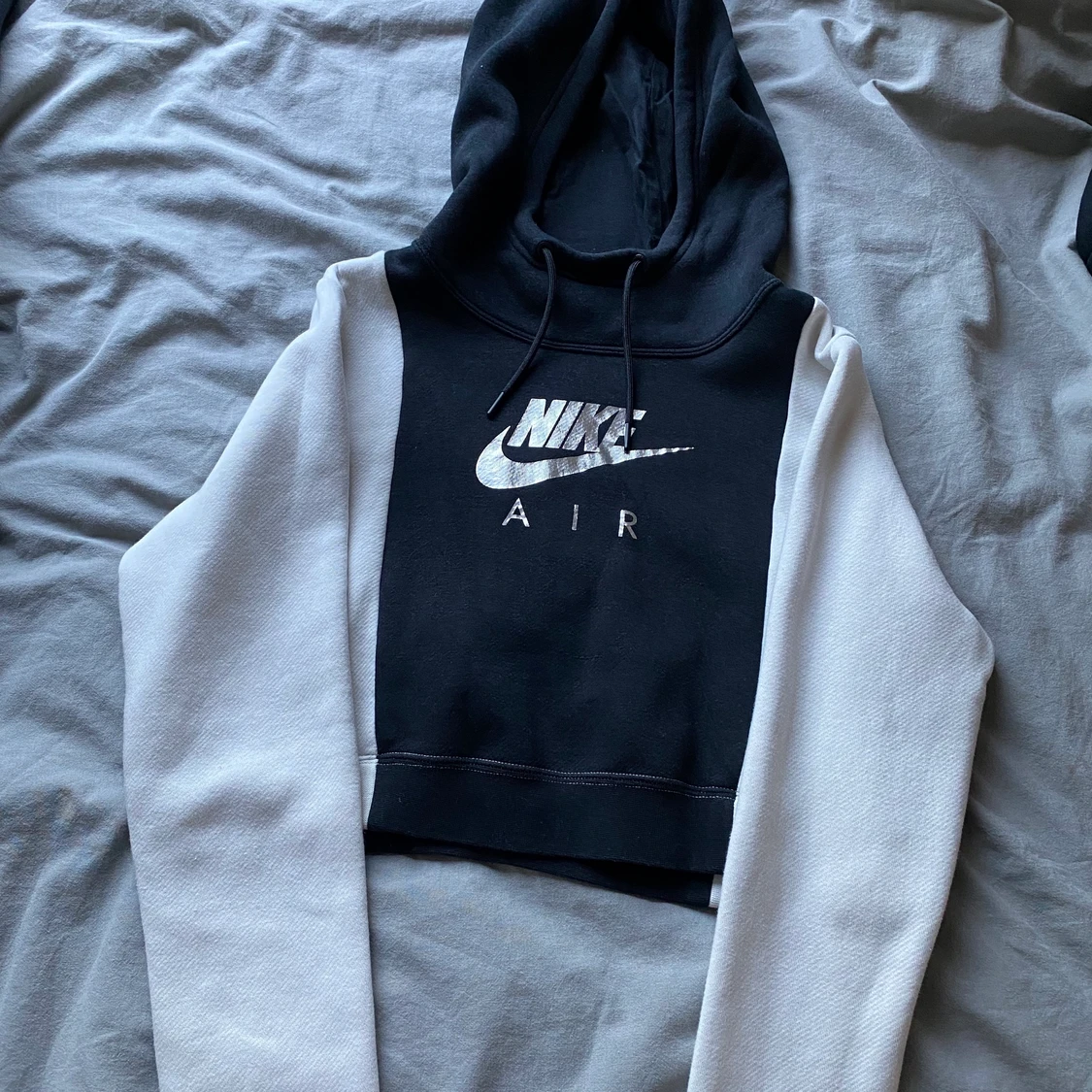 Croppad Nike air huvtröjor