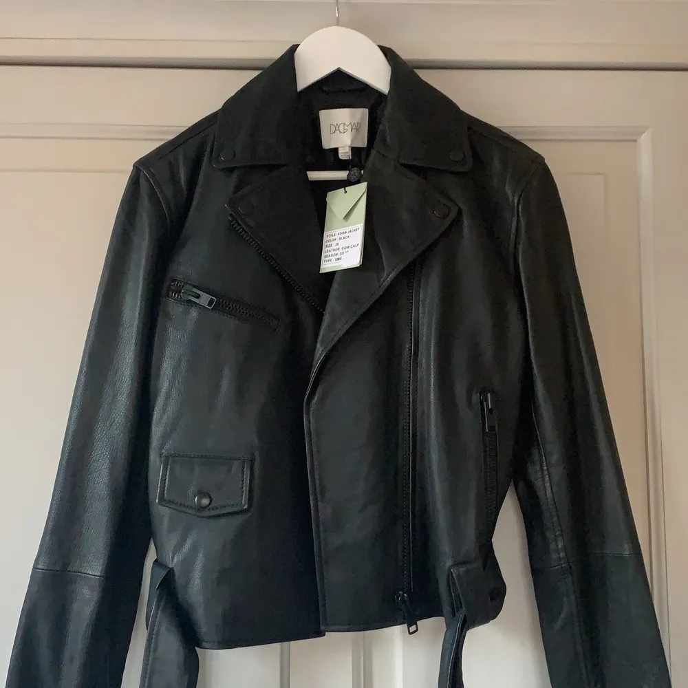 Aldrig använd skinnjacka / Bikerjacka / MC Jacka från House of Dagmar Storlek 36. Takit.