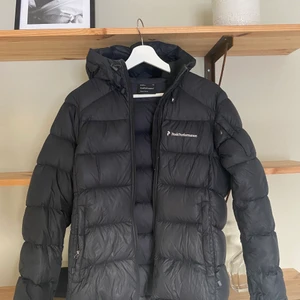 Peakperformance vinterjacka - Nypris 4000kr i modell frost.