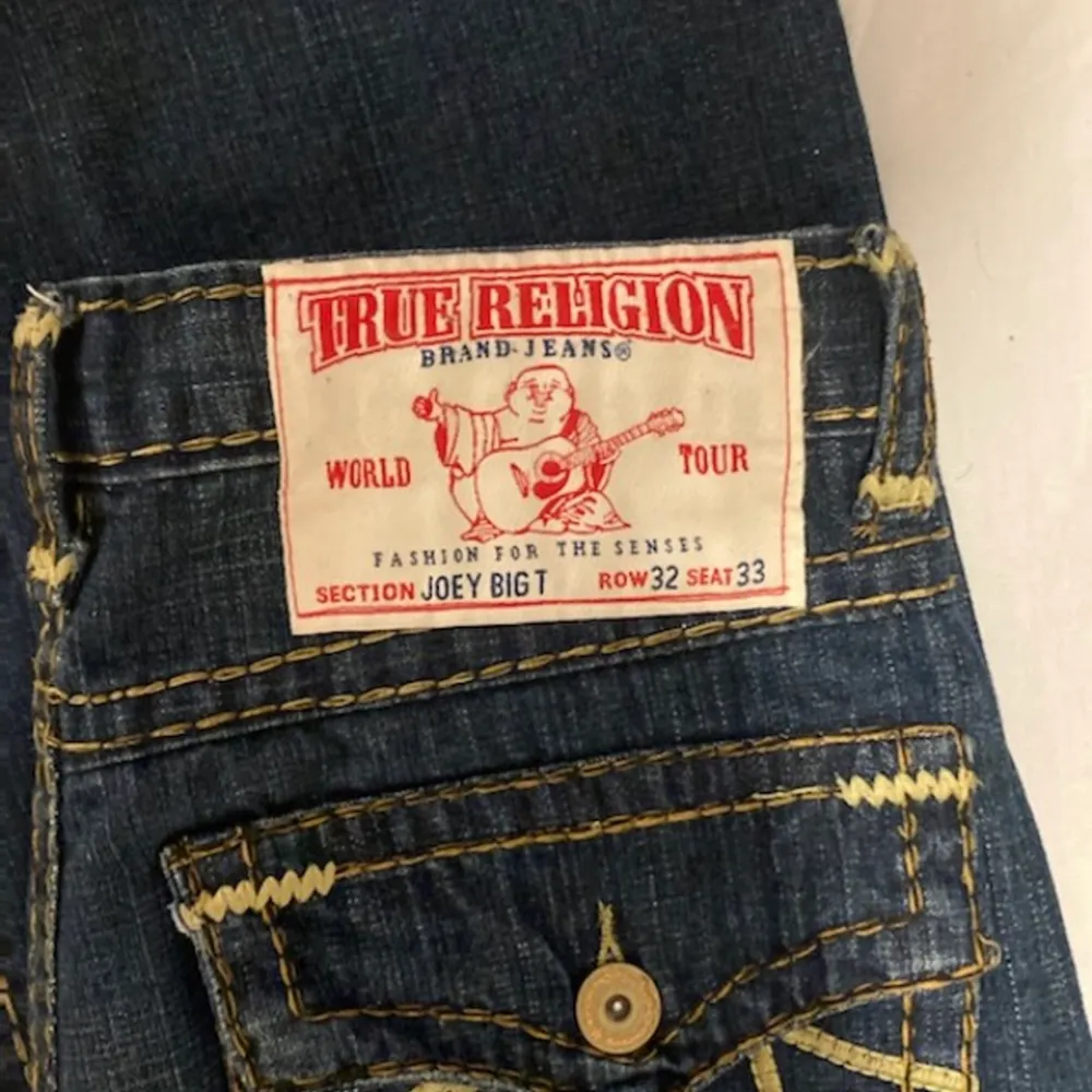 True religion jeans, storlek 32x32 i väldigt fint skick. Pris 700 kr inklusive frakt alternativt frakt i Stockholm city.. Jeans & Byxor.