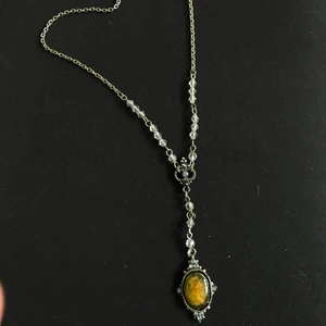 Halsband  - Säljer denna jättefina halsbandet! 