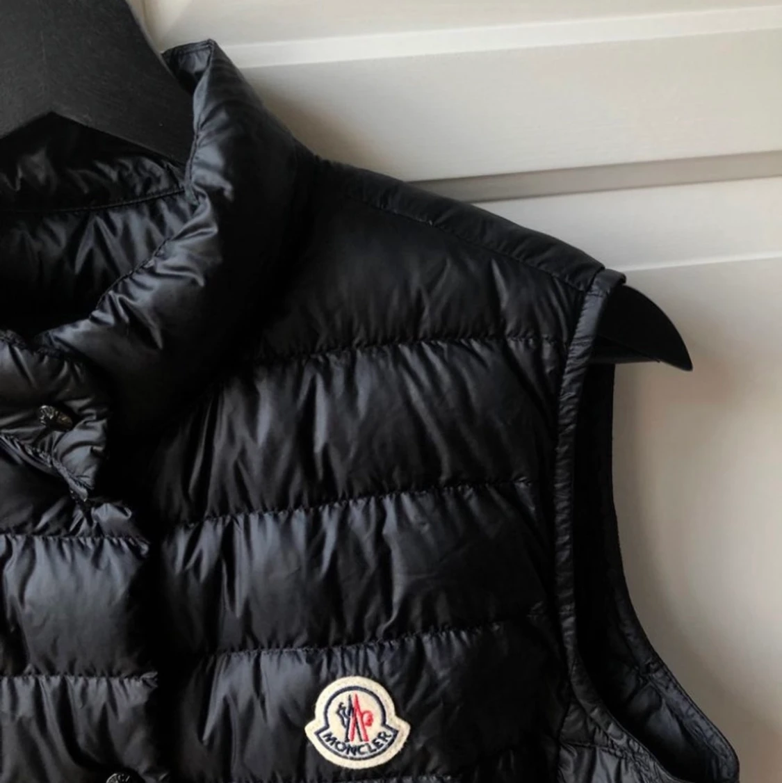Säljer min fina moncler väst - 90
