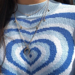 Hjärttröja - Så snygg hjärttröja från cider. Superbra skick! Storlek M, men liten i storleken. Hör av er vid frågor💕 Först till kvarn!