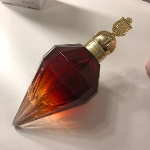 Parfym  - Parfym, Katy Perry. Säljer då den inte kommer till användning längre💗 MYCKET KVAR!