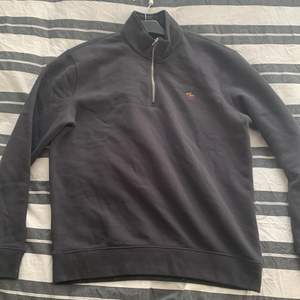 Half zip tröja från Abercrombie i oanvänt skick. Säljer pga för liten för mig. 