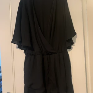 Jumpsuit - Svart fin jumpsuit! 