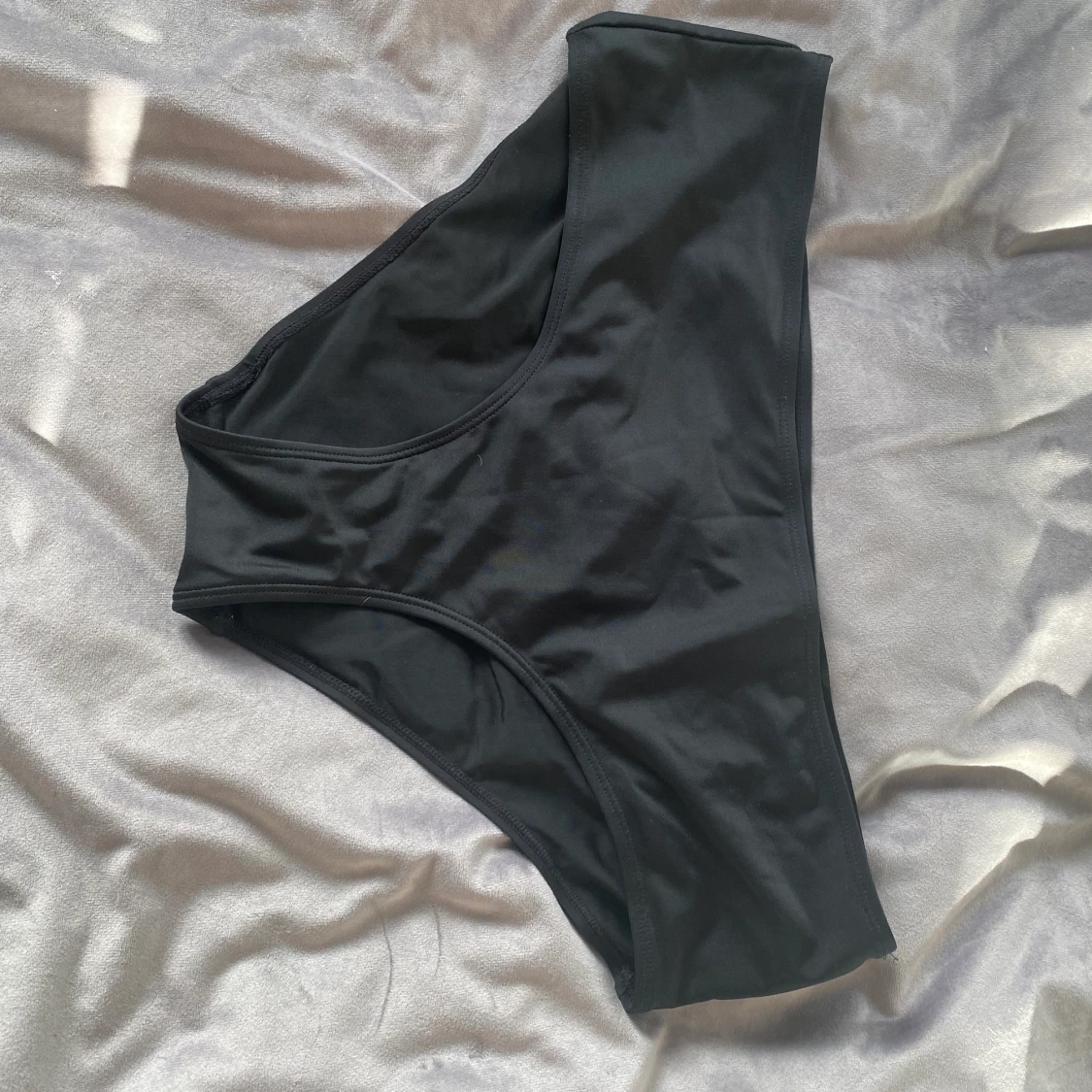 Oanvänd bikiniunderdel