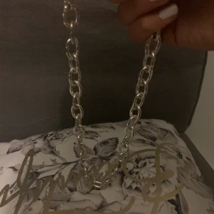 Halsband kedja - Ett fint halsband aldrig använt