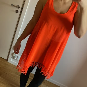 Strandklänning - Strandklänning från gina tricot  i storlek M, helt oanvänd 