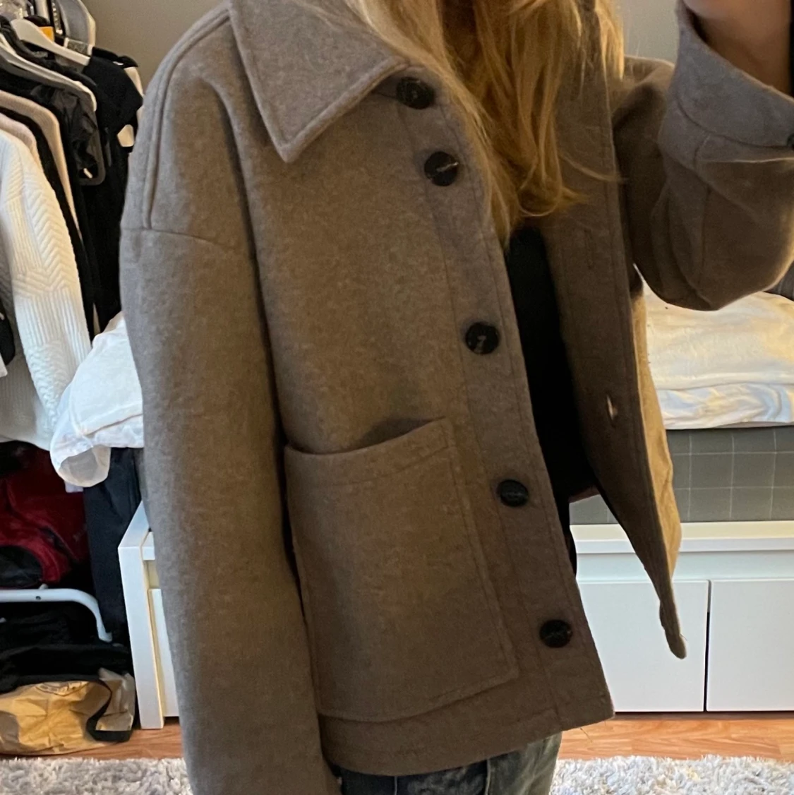 Beige kort vårkappa  - 90