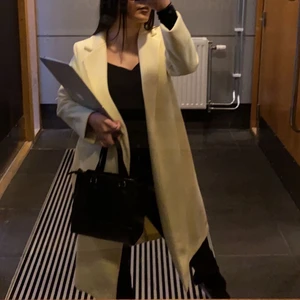 Kappa zara  - Super snygg gul kappa från zara som ej kommer till användning 