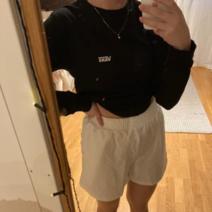 Vans tröja❤️ - Denna snygga vans-tröja är nu till salu. Jag hoppas den passar dig i smaken❤️ Köpare står för frakten❣️