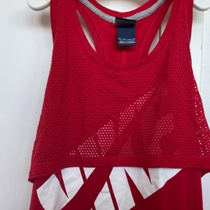 träningströjor   - Använda tränings tröjor!! Hör gärna av er om ni är intresserade 💐