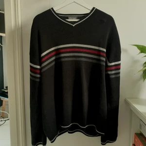 Stickad tröja - Mysig tröja från Kappahl men köpt second hand. Inte stickig❣️