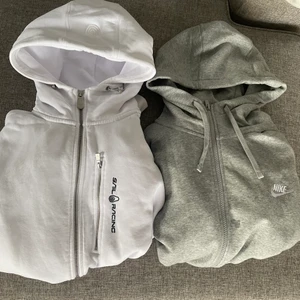Koftor - Sailracing kofta vit stl M-900kr inga missfärgningar fortfarande helvit andvämd varsamt                                  Nike grå stl xL-350kr använd 1 gång men va för stor