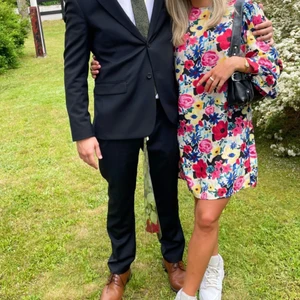 Nakd klänning - Jätte fin somrig klänning ifrån NA-KD!! Perfekt till midsommar eller fest🌸  storlek 36, passar även 34 och en 38! 