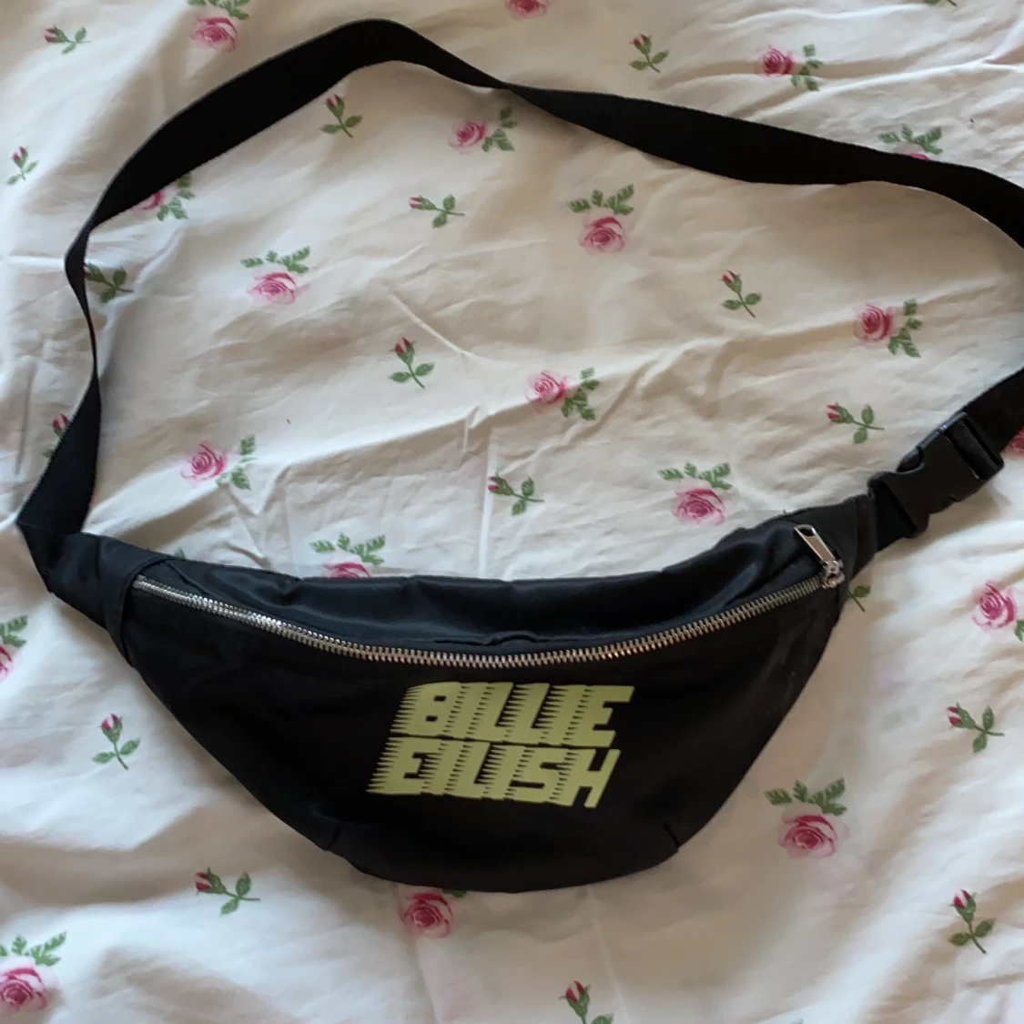 Billie elish magväska