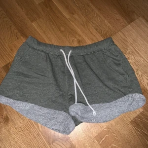 Mjukis shorts som är pösiga - Jätte fina pösiga mjukis shorts😀