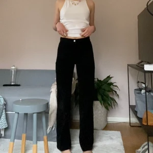 Manchesterbyxor  - Super sköna och fina Manchesterbyxor knappt andvända och i bra kvalitet! Köpta för 400kr. Köparen står för frakten 